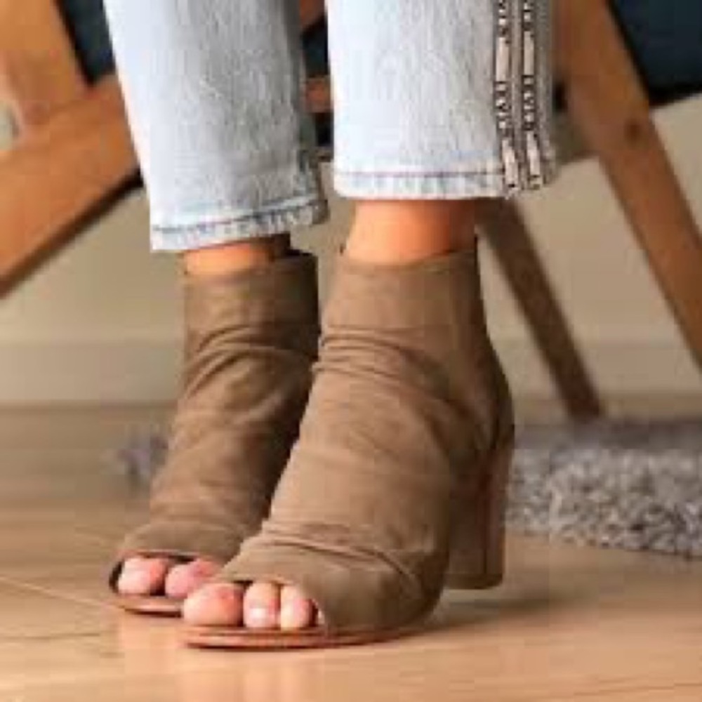 ❤️ Free People Clearwater Peep Toe Slouched Booties